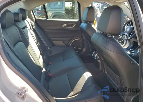 2019 Alfa Romeo Giulia z USA, uszkodzony, nr VIN ZARFAMAN8K7622094